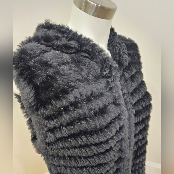 Black Saks Fifth Avenue Fur Vest M/L - Picture 2 of 11